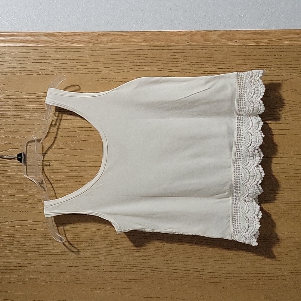 3-pack lace tank tops! - Picture 5 of 9